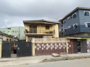 Demolishable Building For Sale* House for Sale Surulere Lagos Vetra  Property