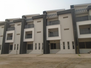 Nicely Finished 4 Bedroom Terrace With Cctv Surveilance And Security Installation, Gym House, Central Gas System, Swimming Pool, Intercomm 4 bedroom Terraced Duplex for Sale Jabi Abuja Vetra  Property