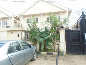 5bedroom Semi Detached Duplex With 2bedroom Gust Chalet And A Room Self Contain B/q 5 bedroom Semi-Detached Duplex for Rent Gwarinpa Abuja Vetra  Property