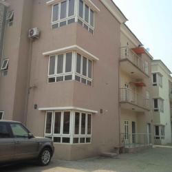 Selling: Serviced 3 Bedroom Flat At Gra, Ikeja 3 bedroom Flat for Sale Ikeja Lagos Vetra  Property