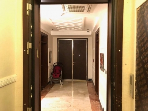 Image 1 Title