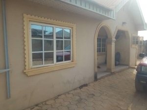 Image 1 Title