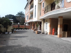 Newly Refurbished Luxury Block Of Flats Plus One Room Bq With Air Conditioning , Fully Fitted Kitchen On Each Flat 3 bedroom Flat for Rent Ikoyi Lagos Vetra  Property
