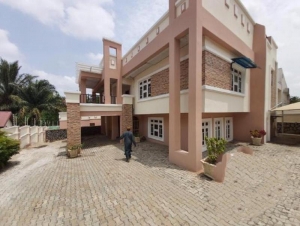 Newly Reburbished Luxury 6 Bedroom Fully Finished And Fully Serviced Detached Duplex + Bq With Air Conditioning , Fully Fitted Kitchen And 2 Bedroom Guest Chalet House As Bq 6 bedroom Detached Duplex for Rent Asokoro Abuja Vetra  Property