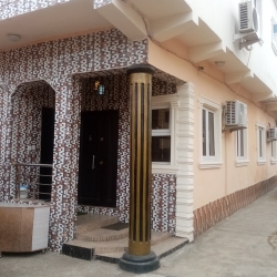 Executive Standard Lovely And Decent 3bedroom Flats All Room Ensuit With P.o.p Kitchen Cabinets Wordrop Parking Space Upstairs Back Flat @onayade Str Jibowu Yaba  3 bedroom Flat for Rent Yaba Lagos Vetra  Property