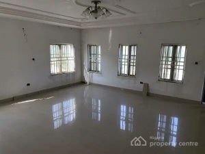 •executive 3bedroom En-suite, Pop Ceilings, 24 Hours Security, Fitted Kitchen, Interlocking Compound, Water Heater, Treated Water And *1 Room Bq* . *price* : 40m Net. *rent* : 2.5m. 3 bedroom Flat for Rent Yaba Lagos Vetra  Property