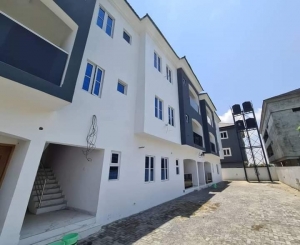 Tastefully Finished 2 Bedroom All Rooms Ensuite Apartments Located On Orchid Hotel Road, 2nd Lekki Toll Gate Chevron Lekki Lagos.  2 bedroom Blocks of Flats for Sale Lekki Lagos Vetra  Property