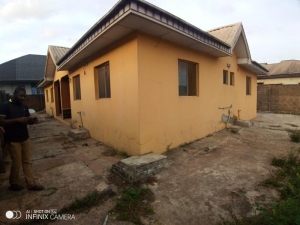 Image 1 Title