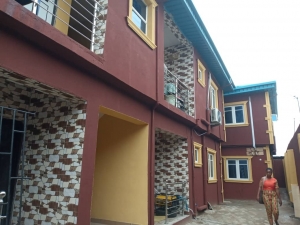 A Well Structured Building Consisting Of Units Of 2 Bedroom And 3 Bedroom Apartment For Rent At Shomolu.  Flat for Rent Shomolu Lagos Vetra  Property