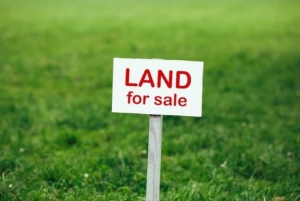 4000sqm(8 Plots)with Small Bungalow Fenced Close To Shoprite At Old Gra 4,000 Meter Square of Land for Sale Enugu Enugu Vetra  Property