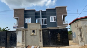 ??????????????4 Bedroom Semi Detach House At Magodo Ph. 1 With A Room Bq *cofo. 50m Net.* When We Meet The Owner, He May Come Down To 45m House for Sale Ojodu Lagos Vetra  Property