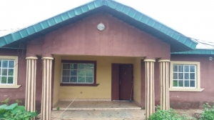 ?? A Relatively New 3 Bedroom Bungalow Ensuite,tiled, Pop, Running Water, Fence And Gated Location:off All Saint College Aba Omo Area Via Agbofieti Price:n5.5m Asking. House for Sale Ibadan Oyo Vetra  Property