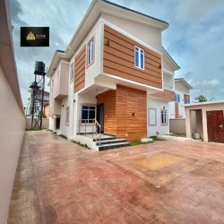 1000 Sqm Land With A Duplex On It For Sale Along Ikorodu Road Maryland For 220 Million  Detached Duplex for Sale Maryland Lagos Vetra  Property