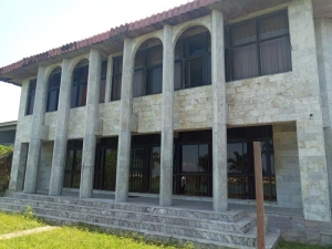 Image 1 Title