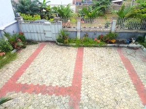 Image 1 Title