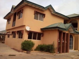 Vacant Possession Property Comprising A 4-bedroom Bungalow And 2nos Units Of 3-bedroom Flat On Standard Two (2) Plots Of Land With C. Of O At Abanla Area, Ologuneru, Ibadan 4 bedroom Semi-Detached Duplex for Sale Ibadan Oyo Vetra  Property
