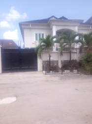 Executive 3 Bed Rooms Flat Upstairs And Downstairs Available.  3 bedroom Flat for Rent Isolo Lagos Vetra  Property