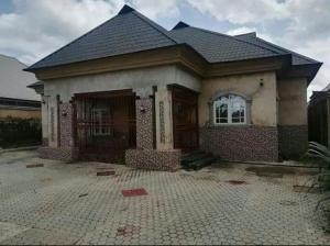 4 Bedroom Bungalow All Ensuite, Big Kitchen,parlor,dinning,guesttoilet 3 bedroom Detached Bungalow for Sale Owerri Imo Vetra  Property
