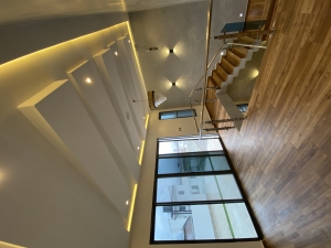Image 1 Title