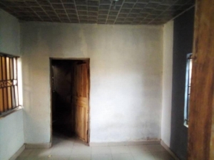 4 Bedrooms Bungalow With 3 Bedrooms Challet All Rooms Ensuilt Plus Visitors Toilet Each , Equipped With Mothern Facilities 7 bedroom Flat for Sale Egbeda oyo Oyo Vetra  Property