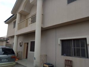  A Building Comprising 5 Bedroom Duplex With 4 Flats (2 Nbrs 3 Bedrooms Flats And 2 Of Mini-flats)  House for Sale Isolo Lagos Vetra  Property