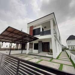  Tastefully Built 5 Bedroom Fully Detached House With Swimming Pool;  5 bedroom Detached Duplex for Sale Lekki Lagos Vetra  Property