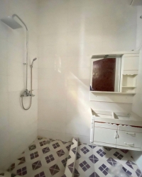 Image 1 Title
