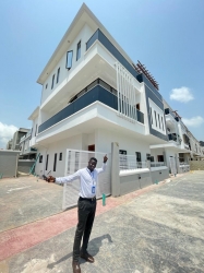  Nicely Built 5 Bedroom Detached House;  5 bedroom Detached Duplex for Sale Lekki Lagos Vetra  Property