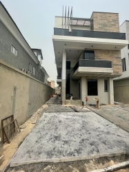  Nicely Built 5 Bedroom Detached House;  5 bedroom Detached Duplex for Sale Lekki Lagos Vetra  Property