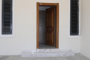 Image 1 Title