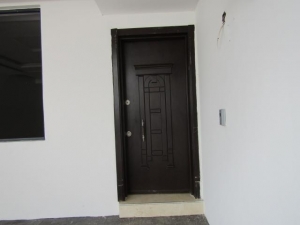 Image 1 Title