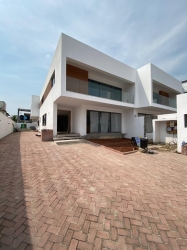  Nicely Built 5 Bedroom Detached House;  5 bedroom Detached Duplex for Sale Lekki Lagos Vetra  Property