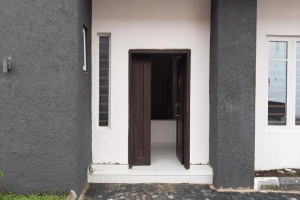 Image 1 Title