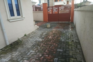 Image 1 Title