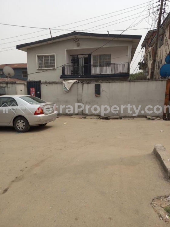  Spacious, & Renovated Standard 3bedroom Flat 3t 2b ,just Two Tenant In The Compound  3 bedroom Flat for Rent Yaba Lagos Vetra  Property