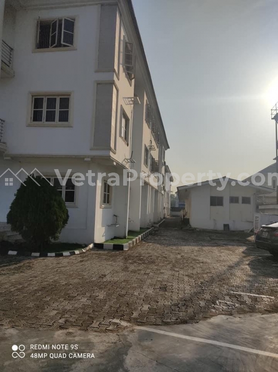  Newly Renovated Serviced Massive 3 Bedroom Apartments All Rooms Ensuite  3 bedroom Flat for Rent Surulere Lagos Vetra  Property