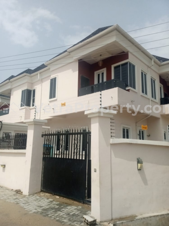  Newly Refurbished Luxury 4 Bedroom Fully Finished And Fully Semi-detached Duplex With Bq Plus Air Conditioning , Fully Fitted Kitchen.  4 bedroom Semi-Detached Duplex for Sale Lekki Lagos Vetra  Property