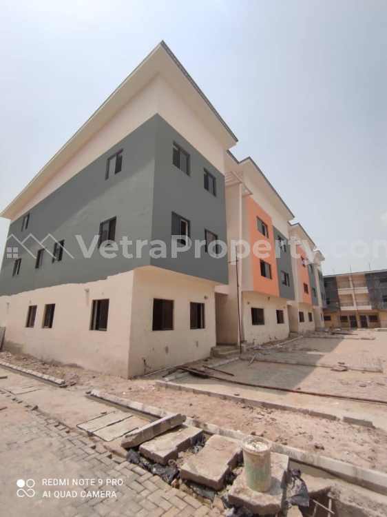  Luxury 2 Bedroom Serviced Upper Floor Apartment With Air Conditioning , Fully Fitted Kitchen  2 bedroom Flat for Sale Lekki Lagos Vetra  Property