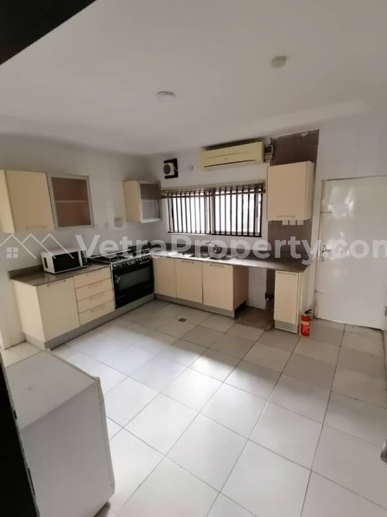  3 bedroom luxery apartment with a bq Location: Lekkiphhase1 Gym Swimming pool 24hrs lighting Children playground Rent: 5m Sevice charge: 2.8m( covers all common areas excluding PHCN) Legal: 10% Agency : 10%  3 bedroom Flat for Rent Lekki Lagos Vetra  Property