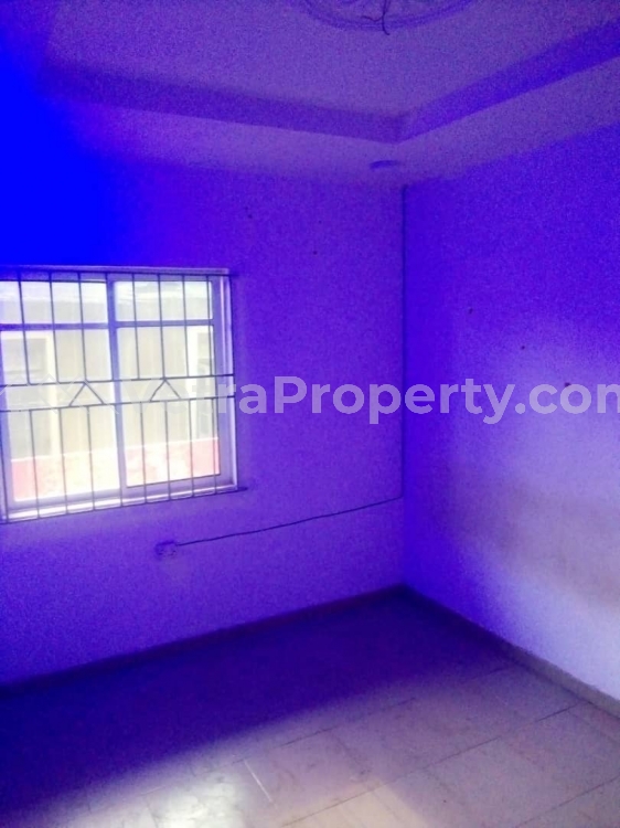  Standard Self Contained  Self Contain for Rent Shomolu Lagos Vetra  Property