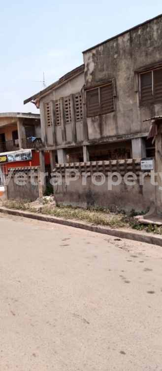  Demolishable Building On 2 Plots Of Land Available For Sale At Ajeigbe,off Ringroad  3 bedroom Blocks of Flats for Sale Ibadan Oyo Vetra  Property