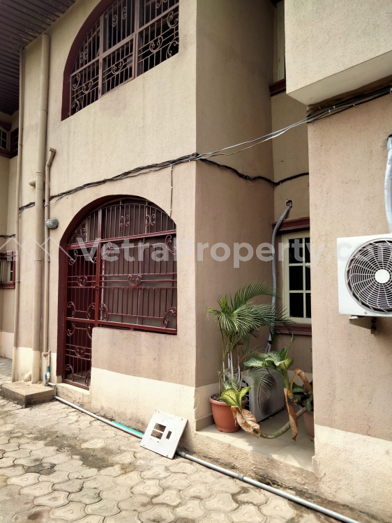  3bedroom Flat At Opic Gra Going For 600k... Upstairs And All Room Ensuit  3 bedroom Flat for Rent Ojodu Lagos Vetra  Property