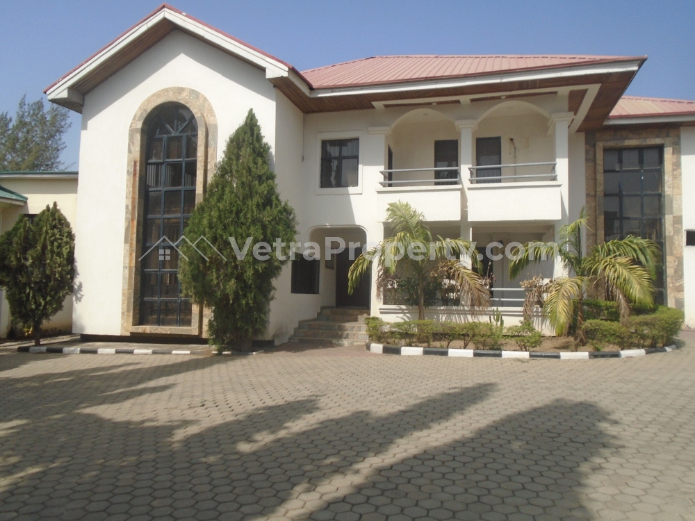  Nicely Finished 4 Bedroom Fully Detached Duplex In A Lone Compound For Sale.  4 bedroom House for Sale Maitama Abuja Vetra  Property