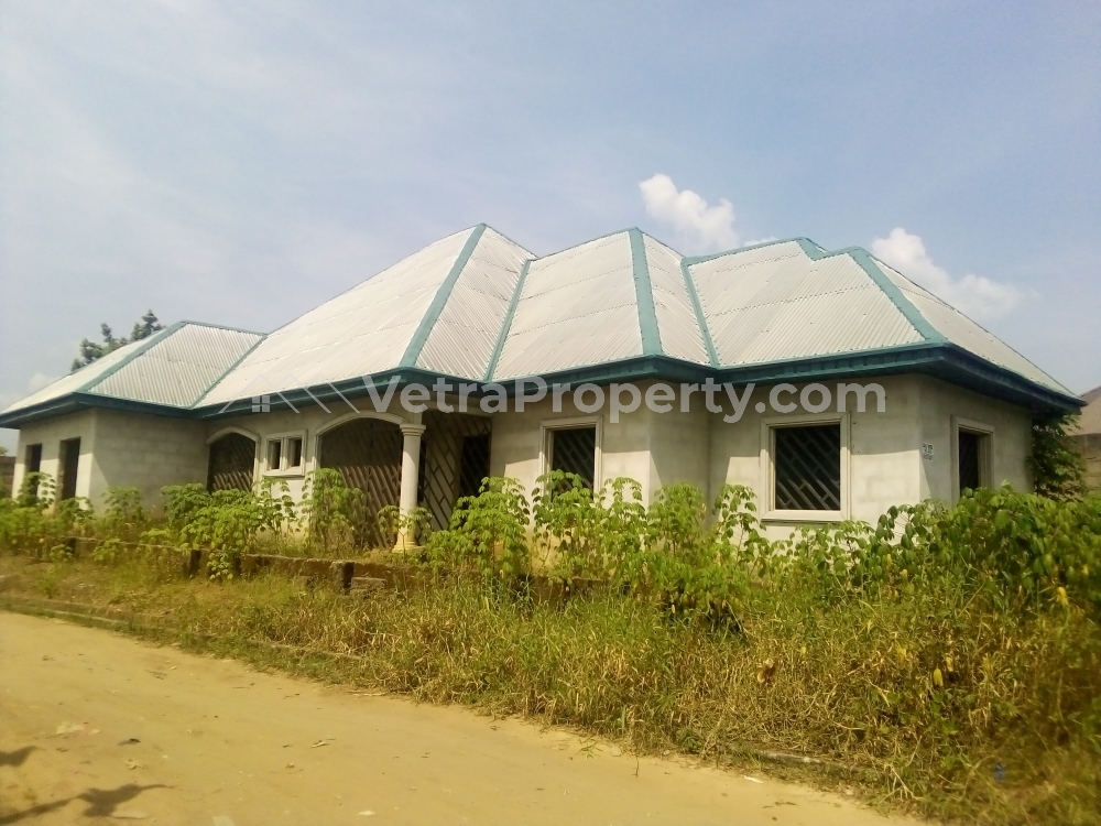  A Clean 3 Bedroom With 4 Toilets, 2 Bedroom With 3 Toilet And 2 Shops In Front Of The Property  8 bedroom House for Sale Uyo Akwa Ibom Vetra  Property