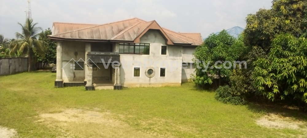 A 5 Bedroom Fully Detached House With A Big Land Strategically Situated On The Main Road For Sale.  5 bedroom House for Sale Uyo Akwa Ibom Vetra  Property