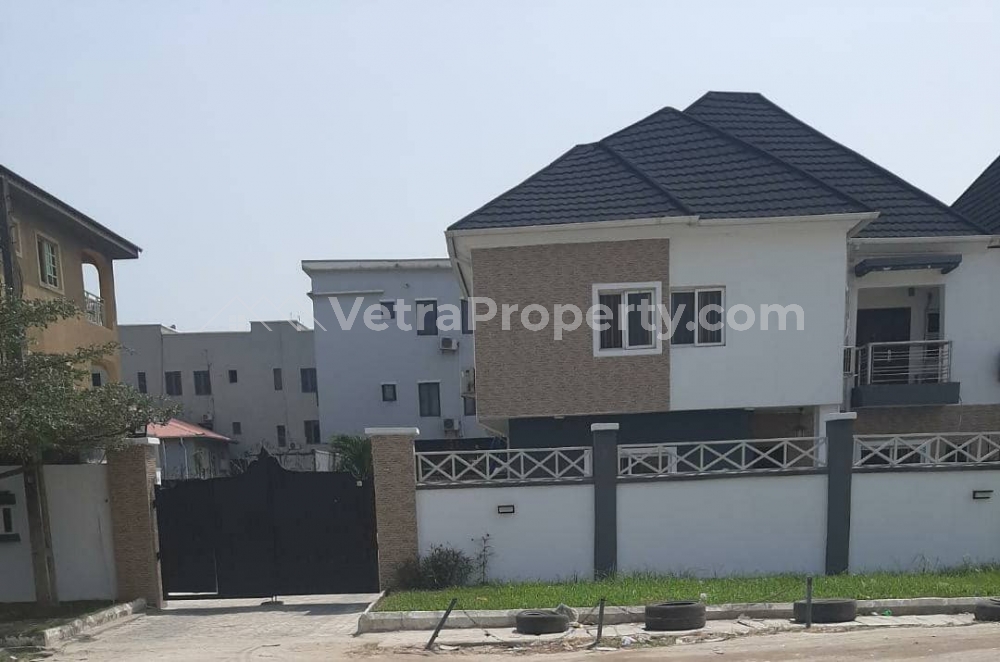  Spacious Beautifully Built 1bedroom Flat At Ikate Lekki Lagos.  Mini Flat for Rent Lekki Lagos Vetra  Property