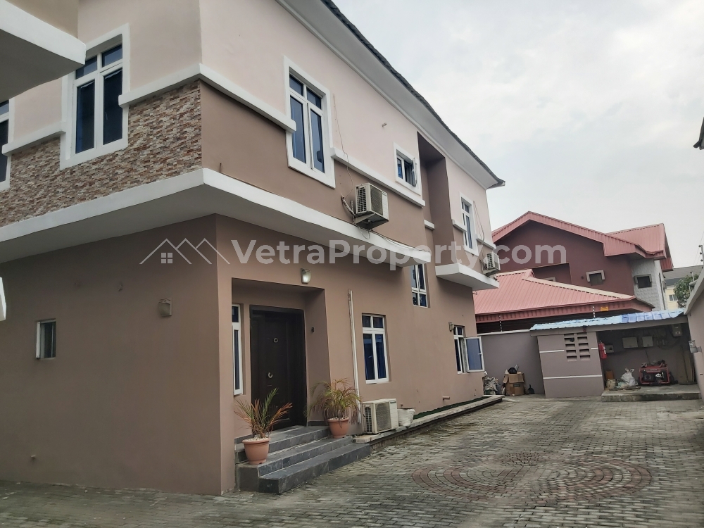  Tastefully, Well Built, Luxurious, Fully Detached 5 Bedroom Flat Located In A Gated Estate,  5 bedroom House for Rent Lekki Lagos Vetra  Property