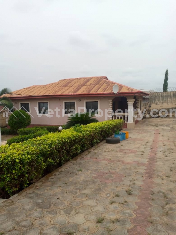  2bedroom Self Compound At Ologuneru With All Basic Facilities 350k Rent  3 bedroom House for Sale Ibadan Oyo Vetra  Property