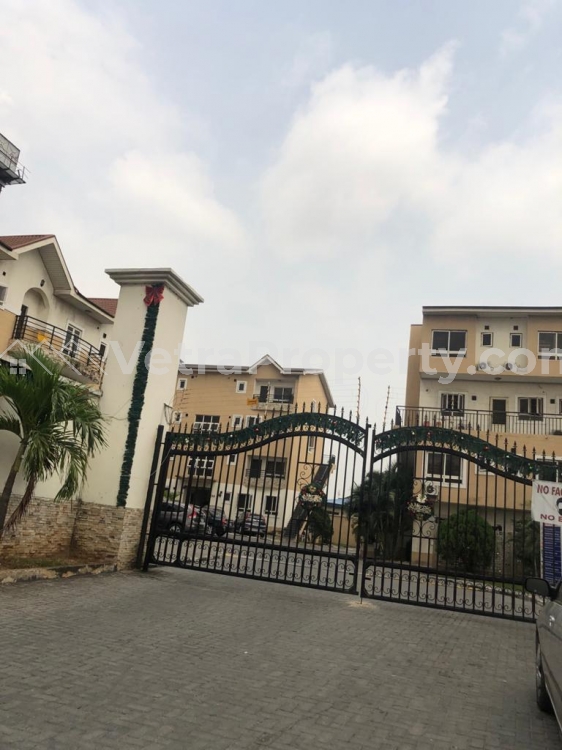  Very Spacious 3 Bedroom All Rooms Ensuite Flat ( Upstairs)  3 bedroom Flat for Rent Yaba Lagos Vetra  Property
