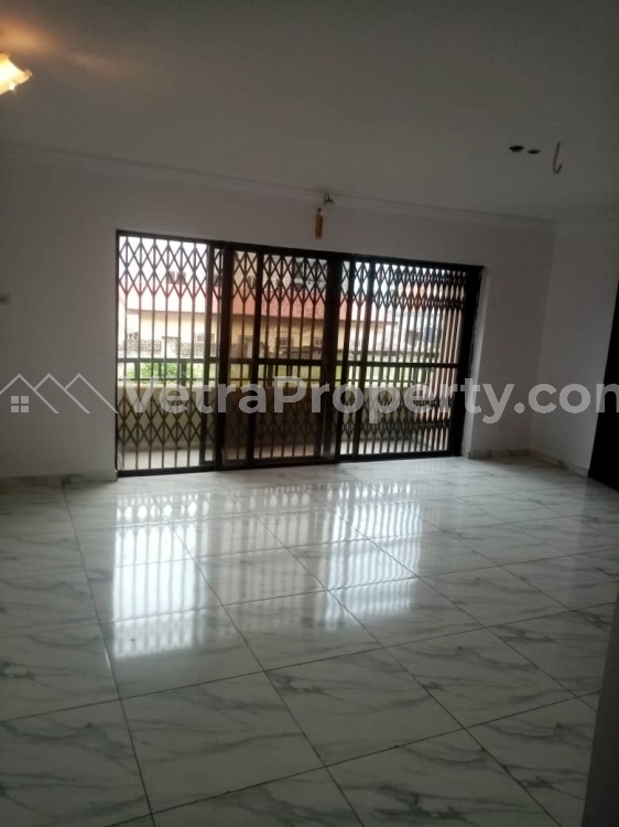  Lovely 3 Bedroom Flat ( Upstairs)  3 bedroom Flat for Rent Yaba Lagos Vetra  Property